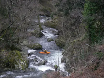 Belle section au départ, la présence d'arbres peut gêner toutefois dans les rapides qui suivent!